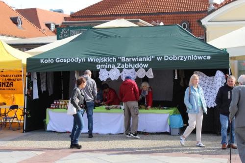 Stoisko koła gospodyń wiejskich Barwianki w Dobrzyniówce gmina Zabłudów